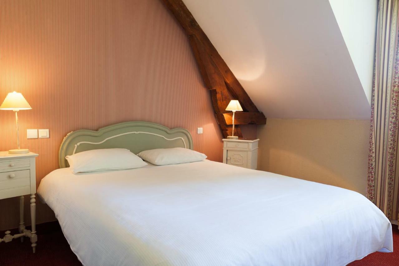 The Originals City, Hotel La Cour Carree, Eu Eu (Seine-Maritime) Exteriör bild